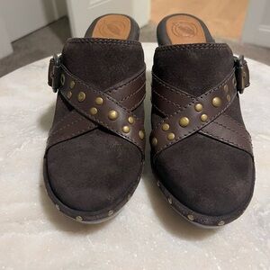 Nurture by Lamaze brown suede heeled clogs leather straps and stud detail 8.5m